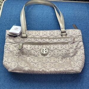 NWT Giani Bernini Shoulder Bag Purse. Excellent Brand Appeal. See Description.